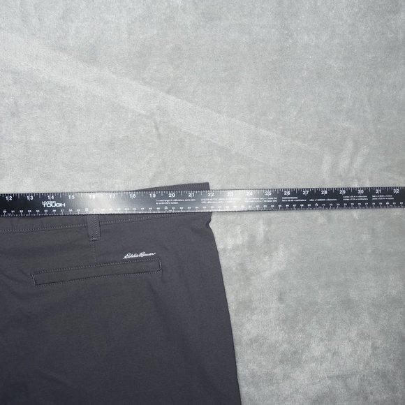 Eddie Bauer Travex Flat Front Shorts Men's 44 Gray - Picture 8 of 9